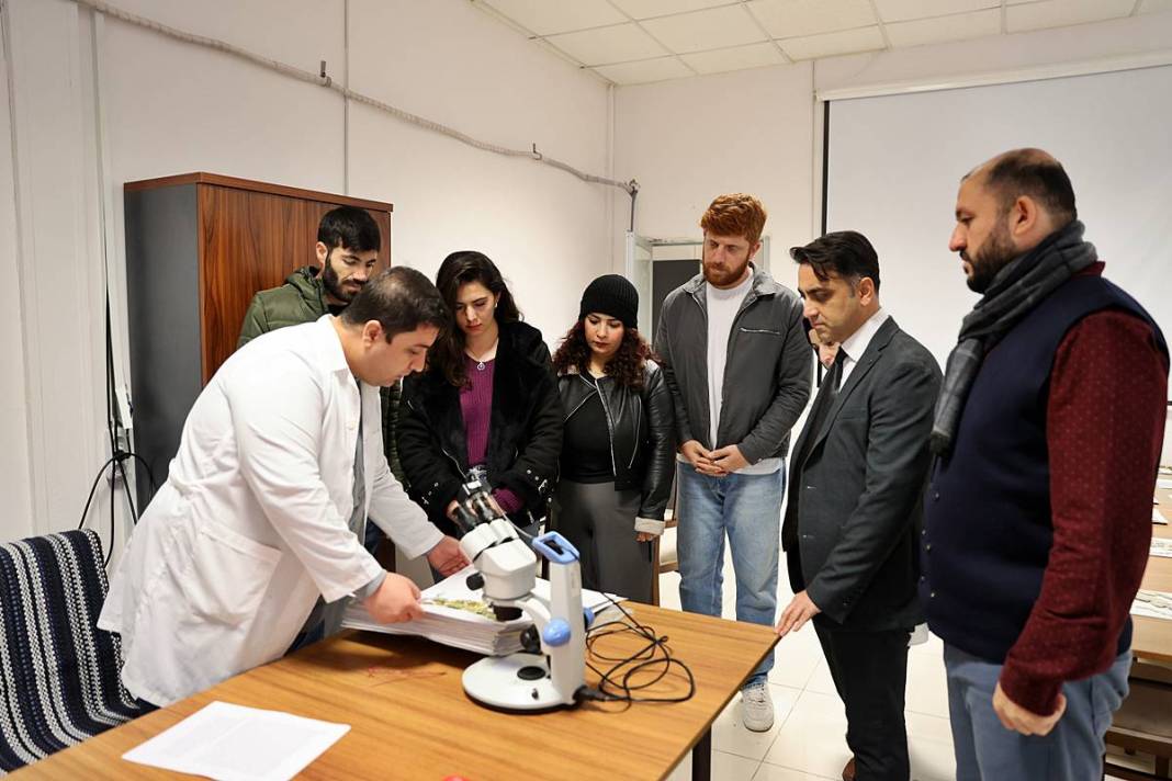 Dünyada sadece o kentimizde yetişiyor! Herbaryumda 400 bitki koruma altına alındı 8